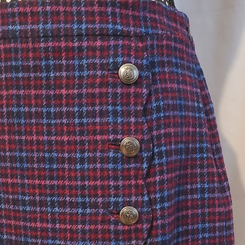 Talbots Plaid Skirt With Accent Buttons - Picture 5 of 9